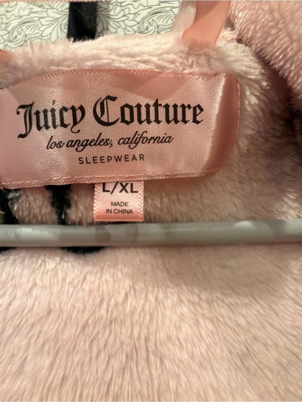 Juicy Couture Pink Hooded Plush Robe with Black Monogram - Picture 3 of 3